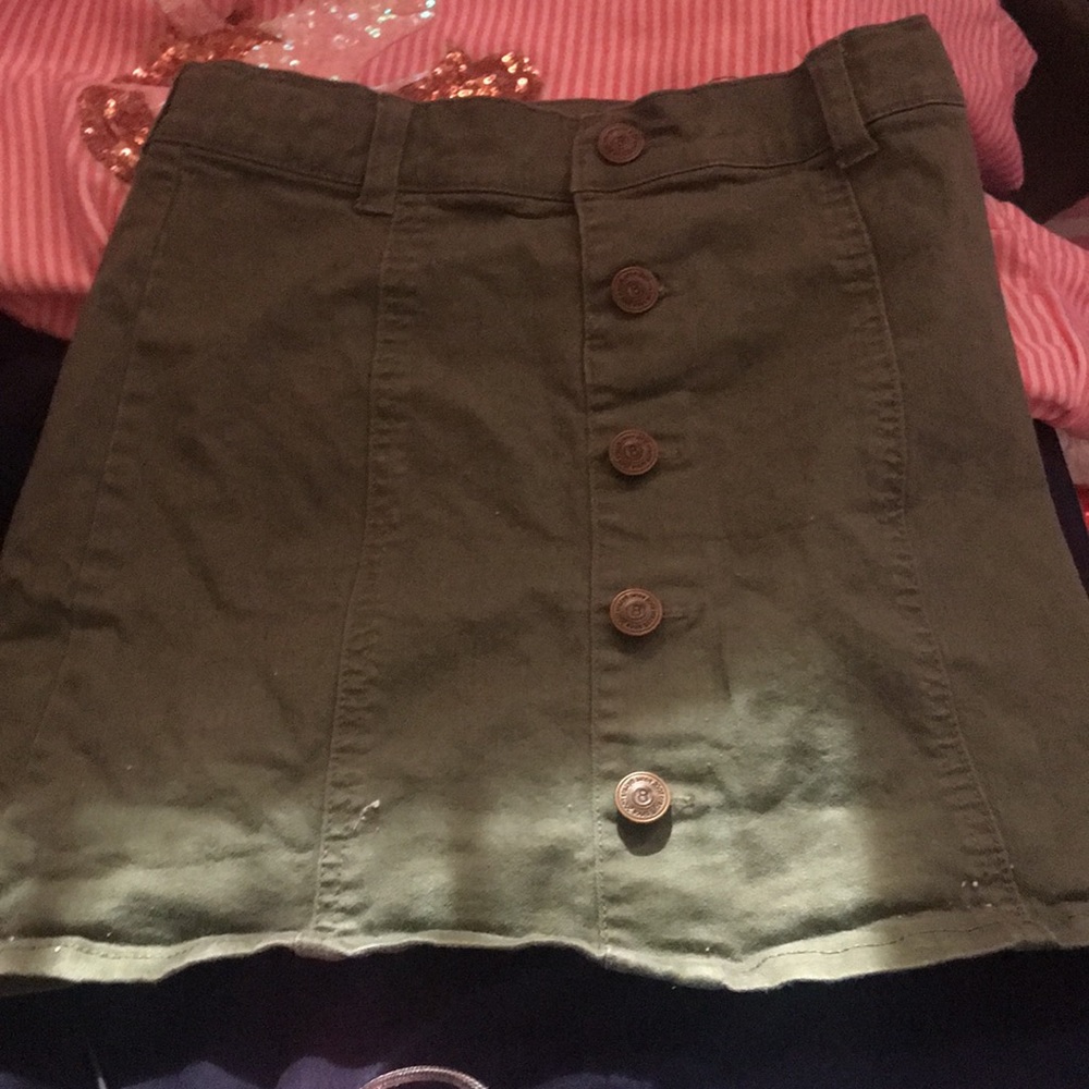 Hunter green skirt finale sale